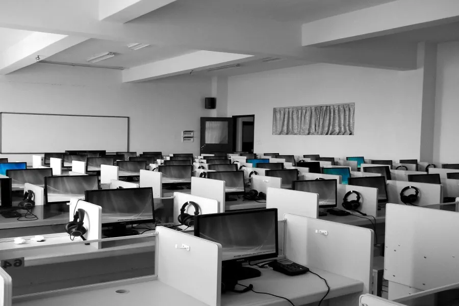 business-businessmen-classroom-communication-267507.jpg